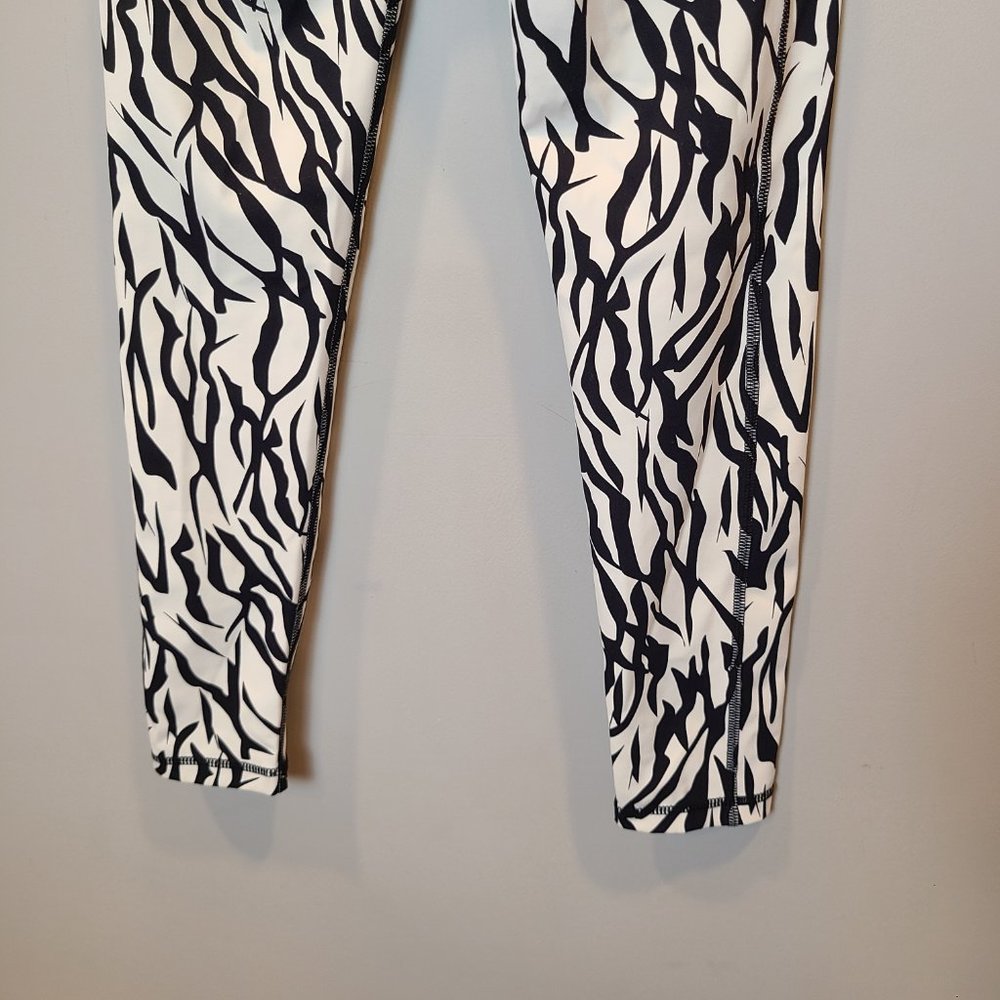 ZYIA Leggings Womens 4 Safari Zebra Animal Print White Black High Rise - Picture 7 of 11